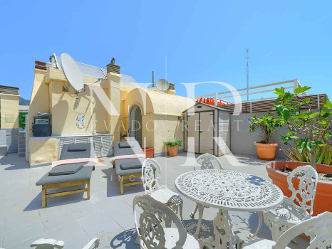 Penthouse in Marbella Centre in the Parque Marbella urbanisation with private pool for sale