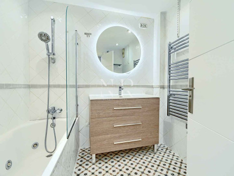 Penthouse for sale in central Marbella, in the Parque Marbella residential complex, with a private swimming pool