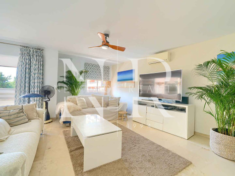 Penthouse in Marbella Centre in the Parque Marbella urbanisation with private pool for sale