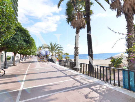 Penthouse in Marbella Centre in the Parque Marbella urbanisation with private pool for sale