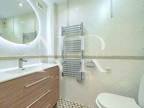 Penthouse in Marbella Centre in the Parque Marbella urbanisation with private pool for sale