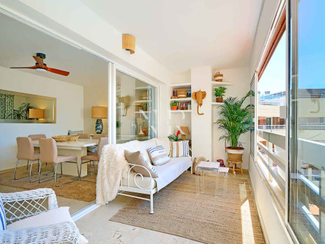 Penthouse for sale in central Marbella, in the Parque Marbella residential complex, with a private swimming pool