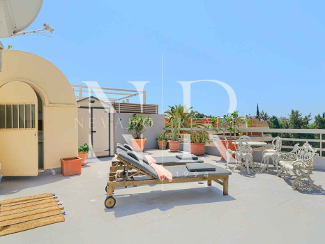 Penthouse in Marbella Centre in the Parque Marbella urbanisation with private pool for sale
