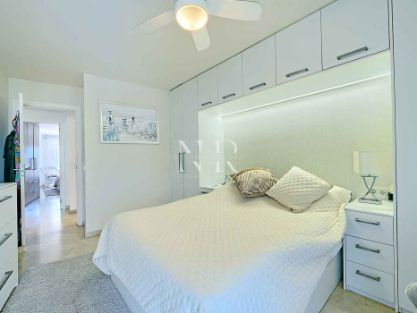 Penthouse for sale in central Marbella, in the Parque Marbella residential complex, with a private swimming pool