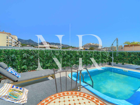Penthouse in Marbella Centre in the Parque Marbella urbanisation with private pool for sale