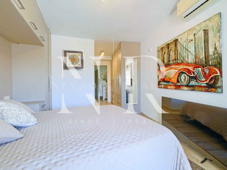 Penthouse in Marbella Centre in the Parque Marbella urbanisation with private pool for sale