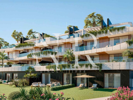 Ático en Elviria con solárium y piscina privada en venta
