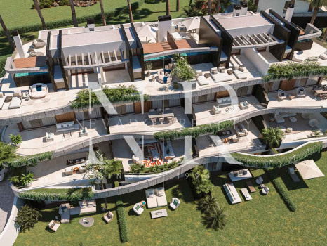 Ático en Elviria con solárium y piscina privada en venta
