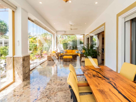 Villa en Urbanización Casablanca junto a la playa en venta