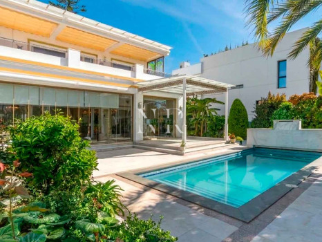 Beach side villa in the Casablanca residential complex for sale