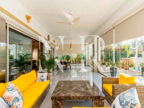 Villa en Urbanización Casablanca junto a la playa en venta