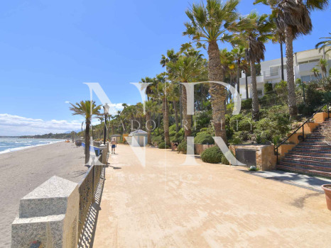 Villa en Urbanización Casablanca junto a la playa en venta