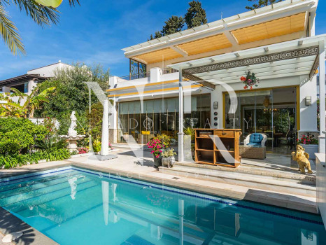 Villa en Urbanización Casablanca junto a la playa en venta