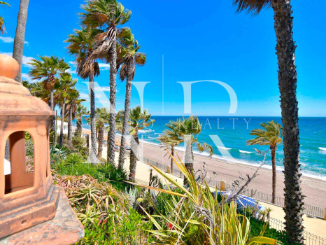 Villa en Urbanización Casablanca junto a la playa en venta