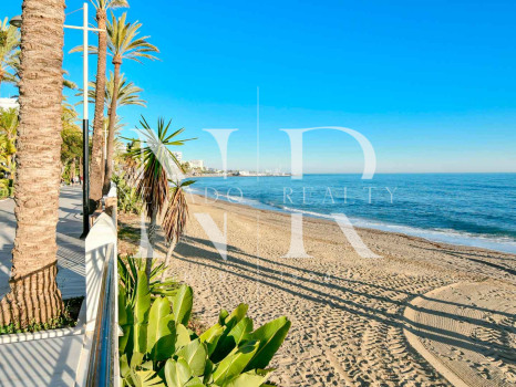Villa en Urbanización Casablanca junto a la playa en venta