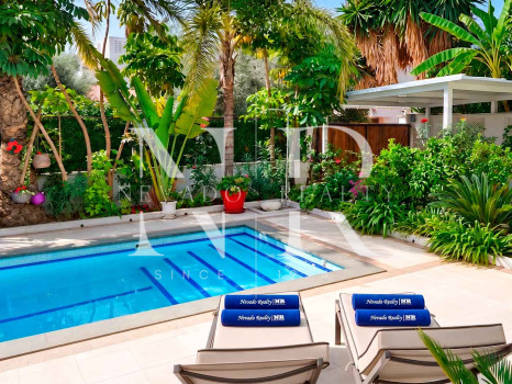 Villa en Urbanización Casablanca junto a la playa en venta
