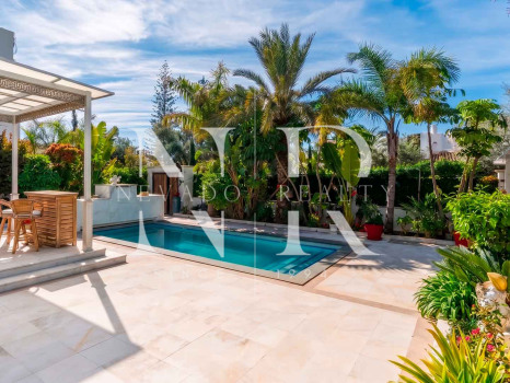 Villa en Urbanización Casablanca junto a la playa en venta