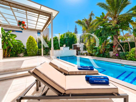 Villa en Urbanización Casablanca junto a la playa en venta