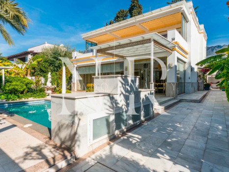 Villa en Urbanización Casablanca junto a la playa en venta