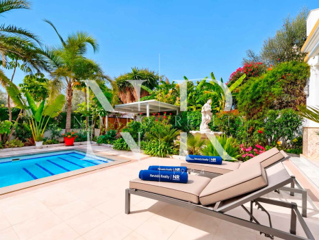 Villa en Urbanización Casablanca junto a la playa en venta