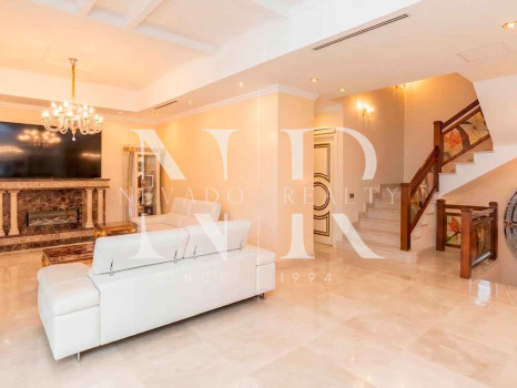 Villa en Urbanización Casablanca junto a la playa en venta