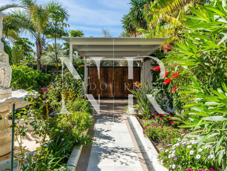 Villa en Urbanización Casablanca junto a la playa en venta
