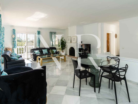 Villa in Marbella Hill Club for sale