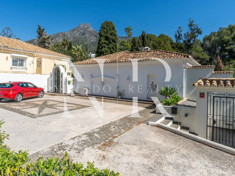 Villa in Marbella Hill Club for sale