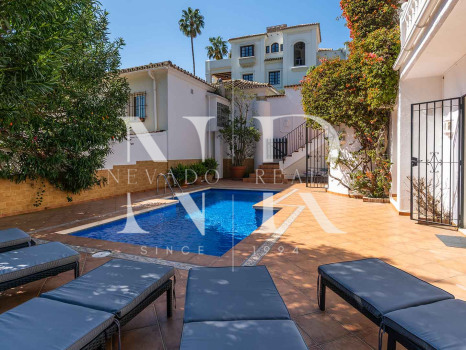 Villa in Marbella Hill Club for sale