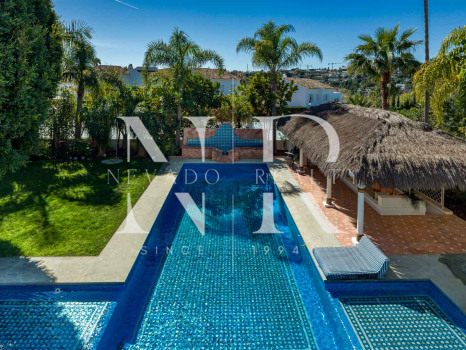 Villa en Aloha, Nueva Andalucía, en venta