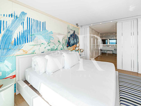 Penthouse in Puerto Banús with panoramic sea views for sale