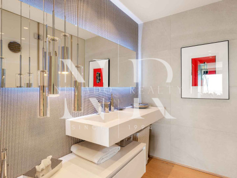 Penthouse in Puerto Banús with panoramic sea views for sale