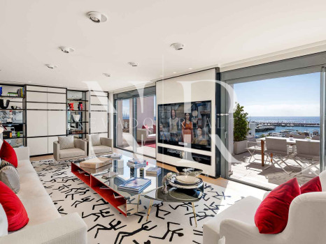 Penthouse in Puerto Banús with panoramic sea views for sale