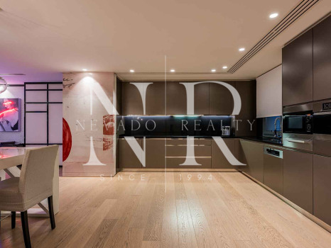 Penthouse in Puerto Banús with panoramic sea views for sale