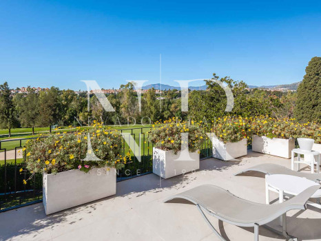 Villa à Guadalmina en première ligne de golf à vendre