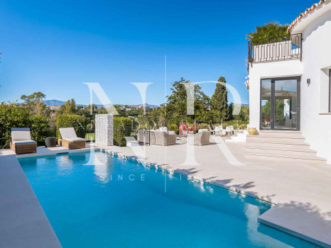 Villa à Guadalmina en première ligne de golf à vendre