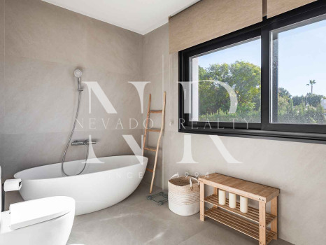 Villa à Guadalmina en première ligne de golf à vendre