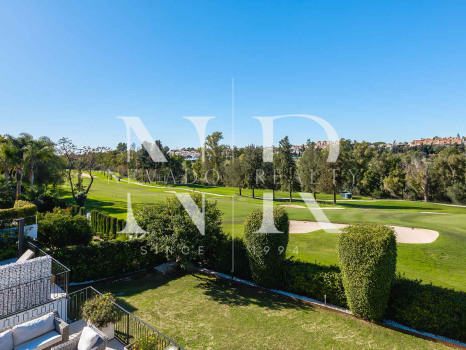 Villa à Guadalmina en première ligne de golf à vendre