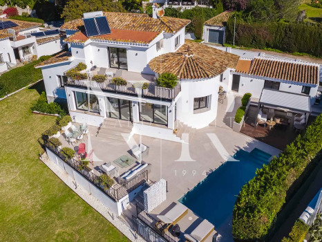 Villa à Guadalmina en première ligne de golf à vendre