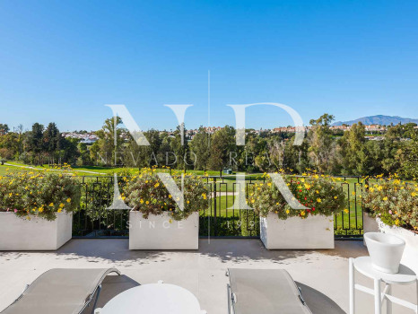 Villa à Guadalmina en première ligne de golf à vendre