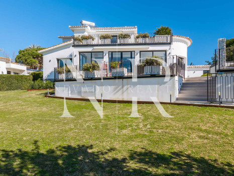 Villa à Guadalmina en première ligne de golf à vendre
