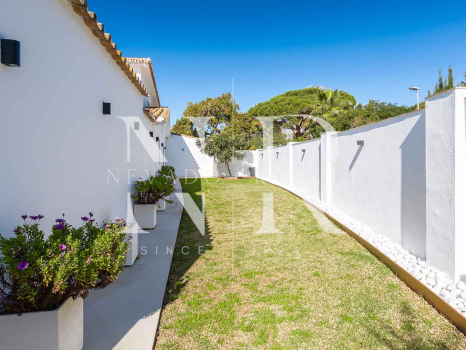Villa à Guadalmina en première ligne de golf à vendre