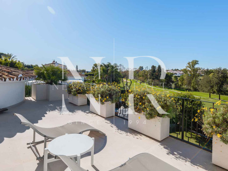 Villa à Guadalmina en première ligne de golf à vendre