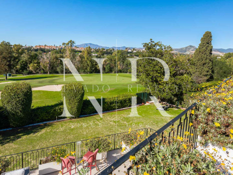 Villa à Guadalmina en première ligne de golf à vendre