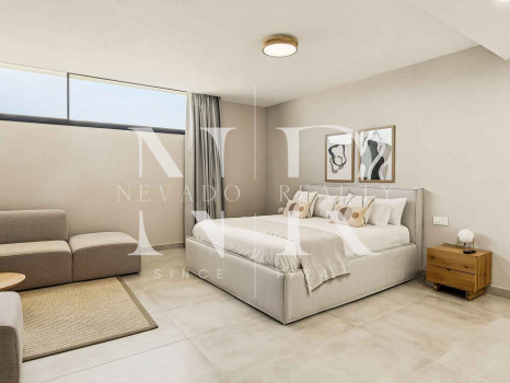 Townhouse in Benahavís with panoramic sea views for sale