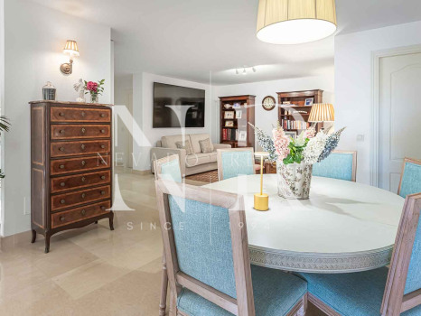 Apartment in Capanes del Golf with a large terrace for sale
