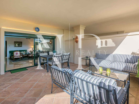 Apartment in Capanes del Golf with a large terrace for sale