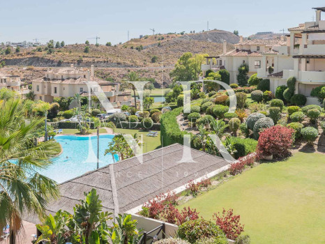 Apartment in Capanes del Golf with a large terrace for sale