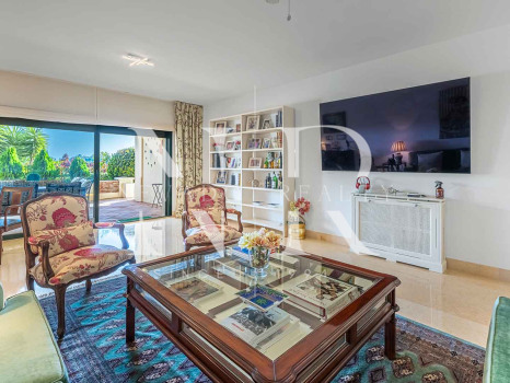 Apartment in Capanes del Golf with a large terrace for sale