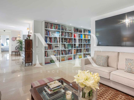 Apartment in Capanes del Golf with a large terrace for sale